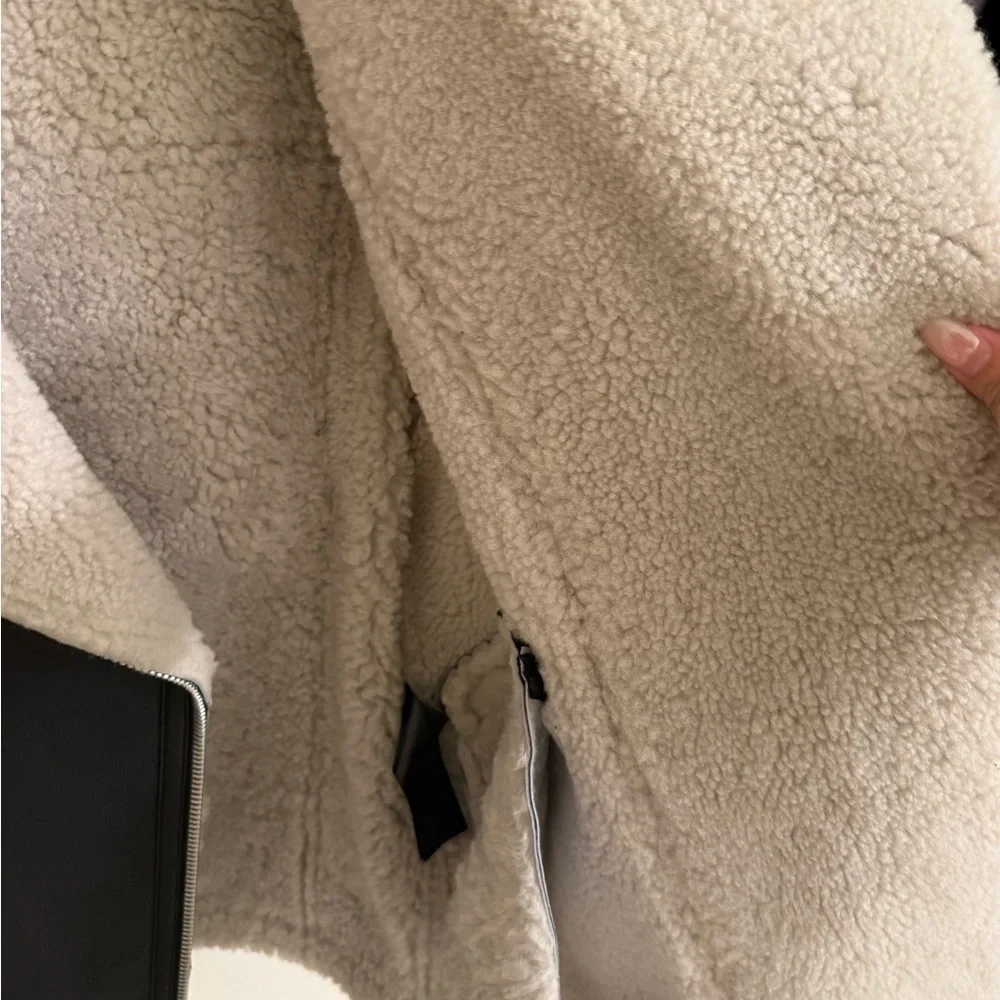 Black and Cream Shearling Leather Jacket - Picture 3 of 9